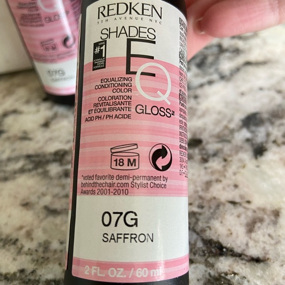 Redken Shades Eq toning gloss 07G Saffron - Picture 2 of 4